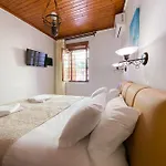 Apartmanhotel Casa Dasyra Hriszí Aktí Haniá
